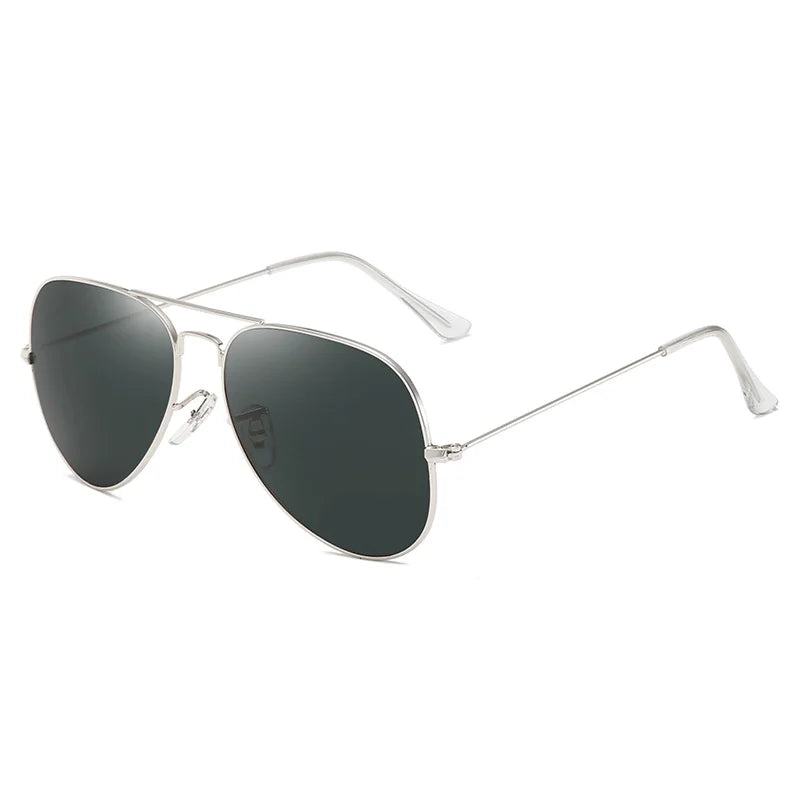 Nuevas gafas de sol de aviación de moda para hombres y mujeres, gafas de piloto clásicas, lentes con marco de acero inoxidable, gafas de conducción con gradiente Vintage UV40